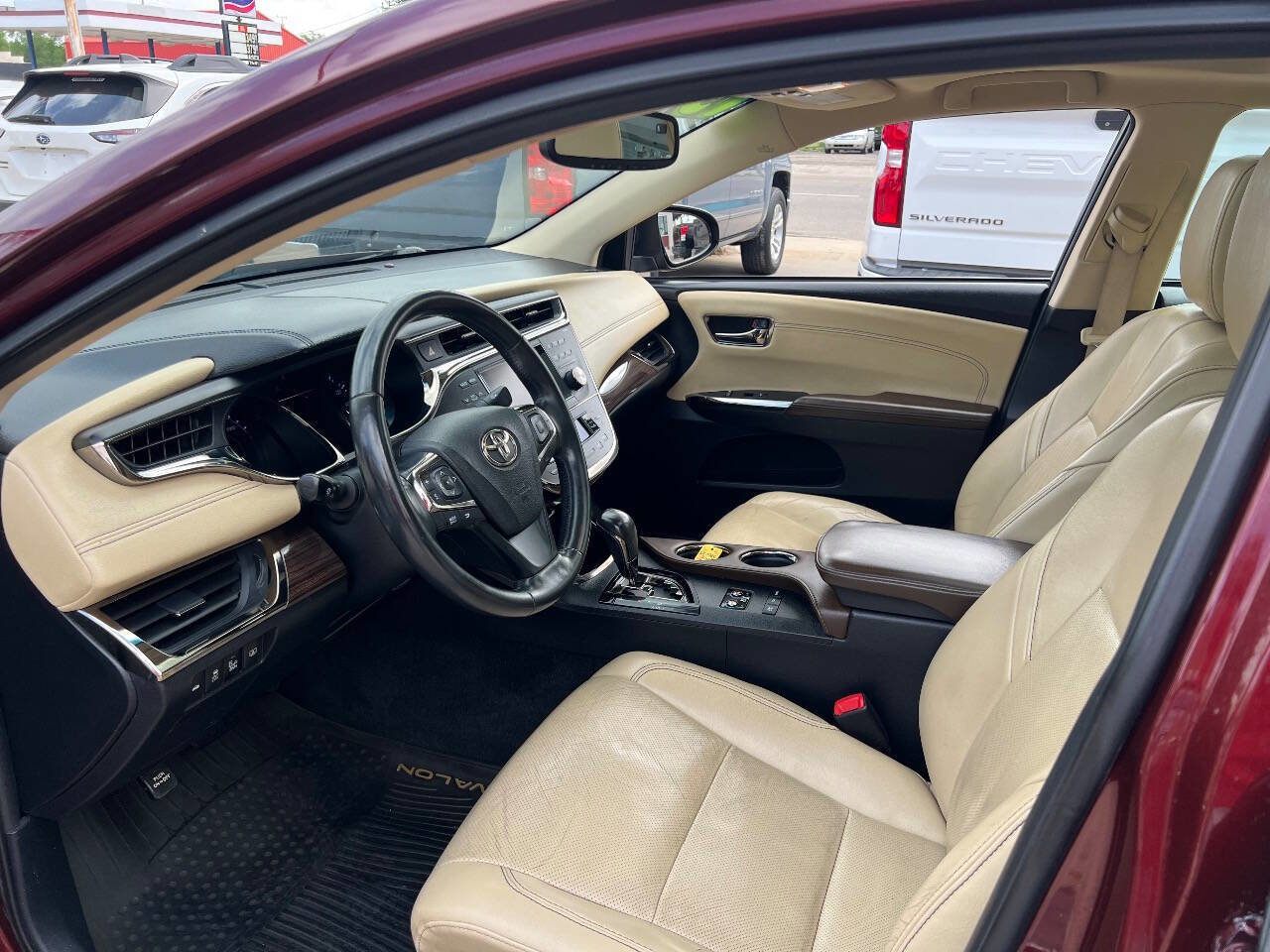 Used 2013 Toyota Avalon Limited w/ Technology Pkg FWD image 10