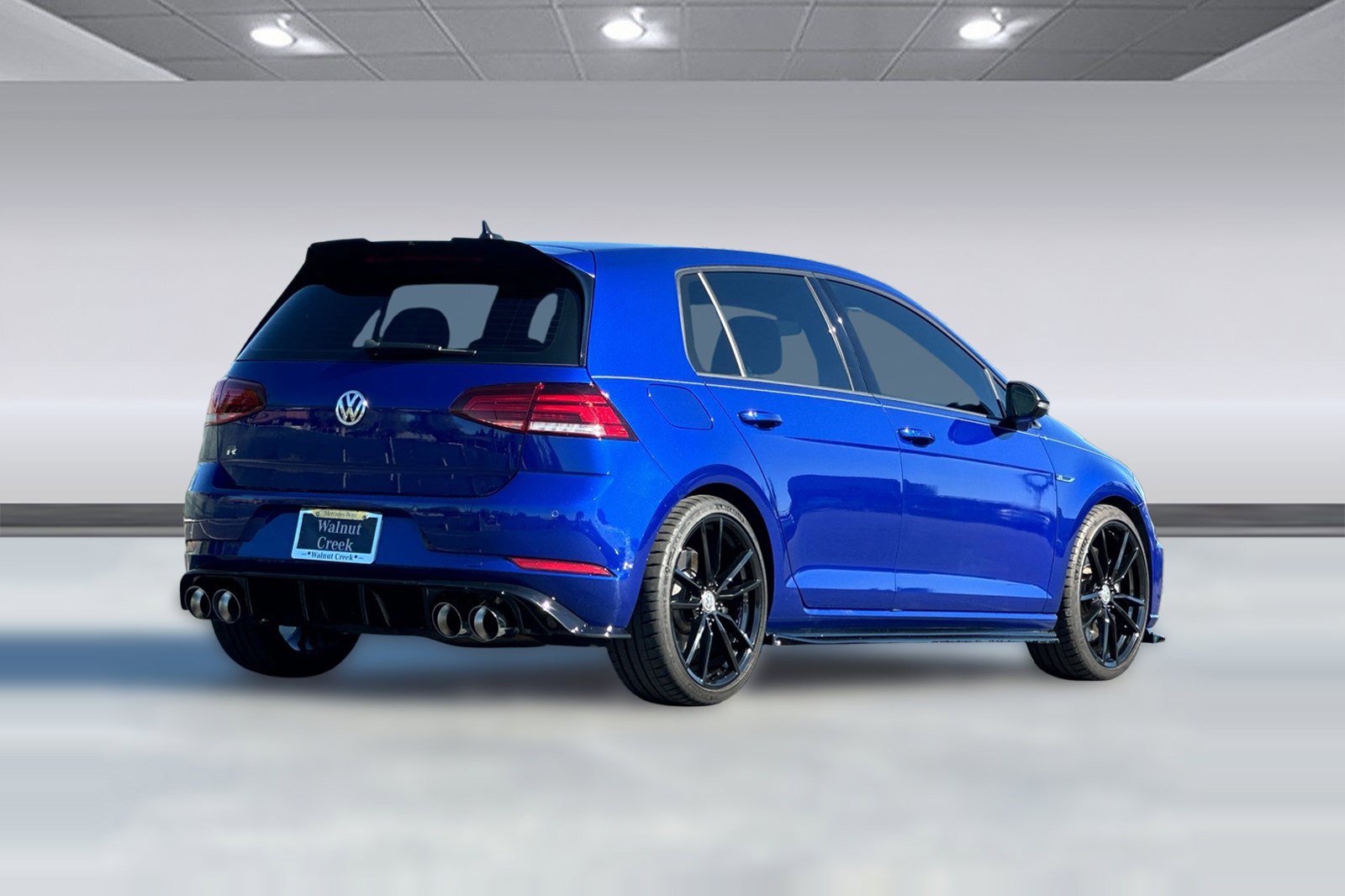 Used 2019 Volkswagen Golf R 4-Door image 9