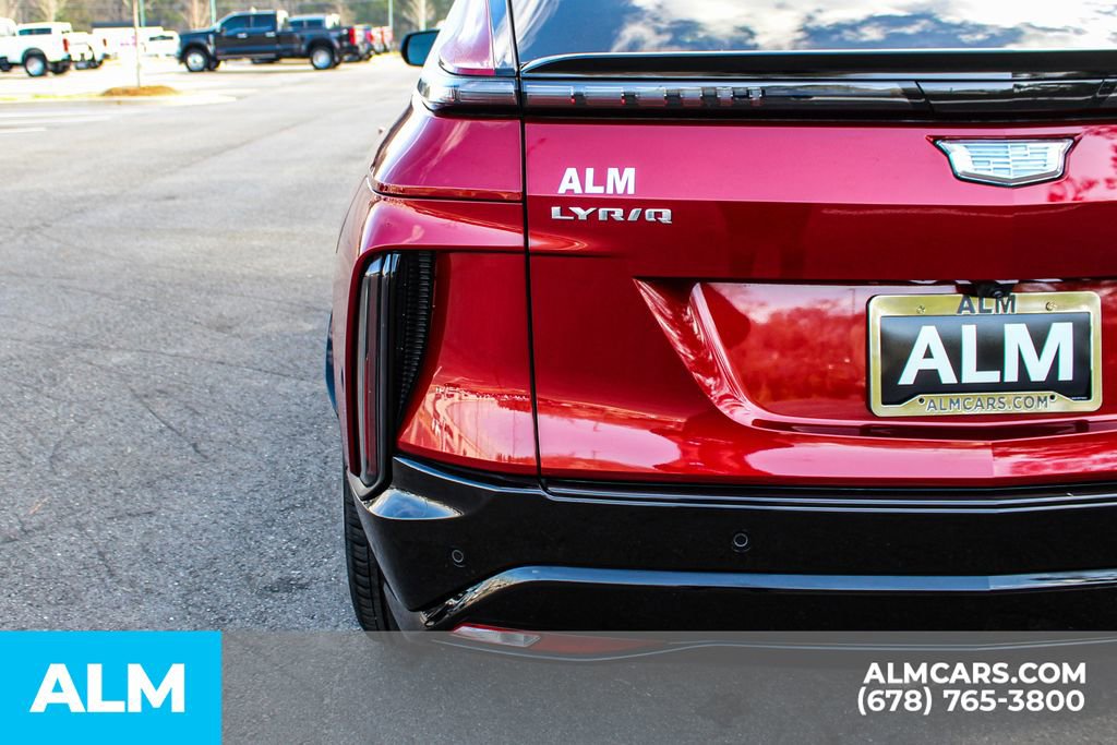 Used 2024 Cadillac Lyriq Sport image 13