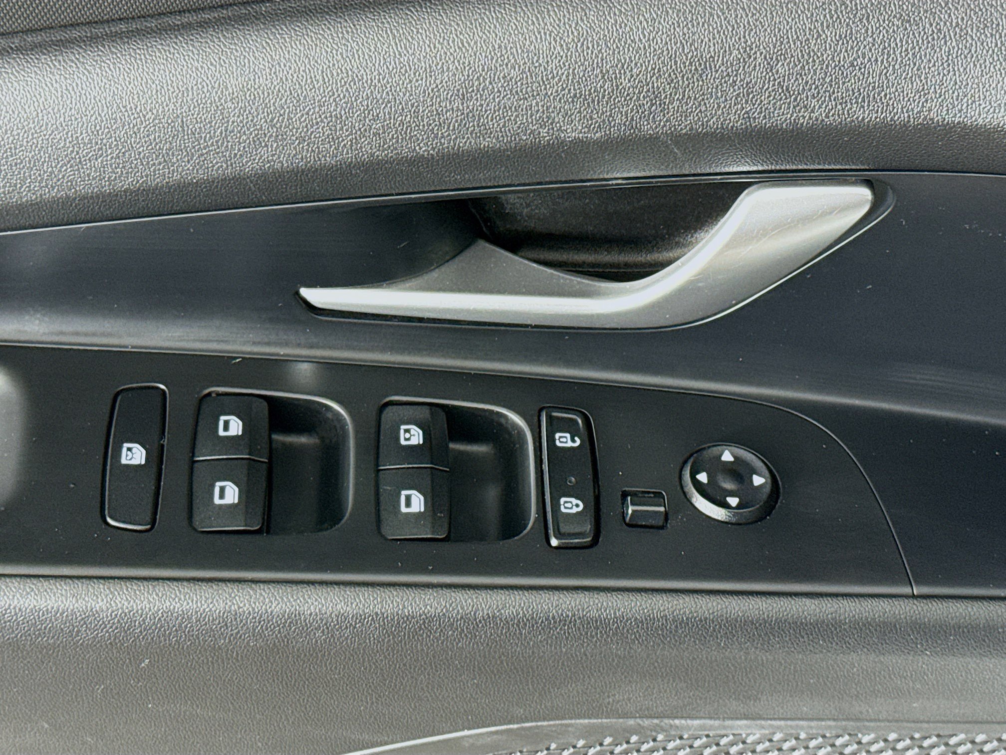 Used 2022 Hyundai Elantra SEL w/ Convenience Package FWD image 23