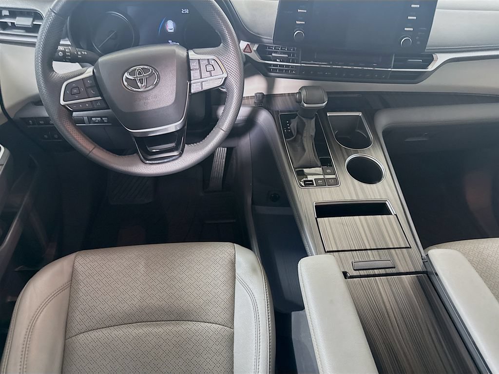 Certified 2023 Toyota Sienna Limited FWD image 21