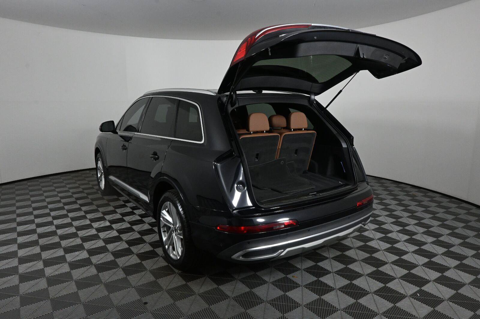 Used 2021 Audi Q7 3.0T Premium Plus w/ Premium Plus Package AWD/4WD image 30