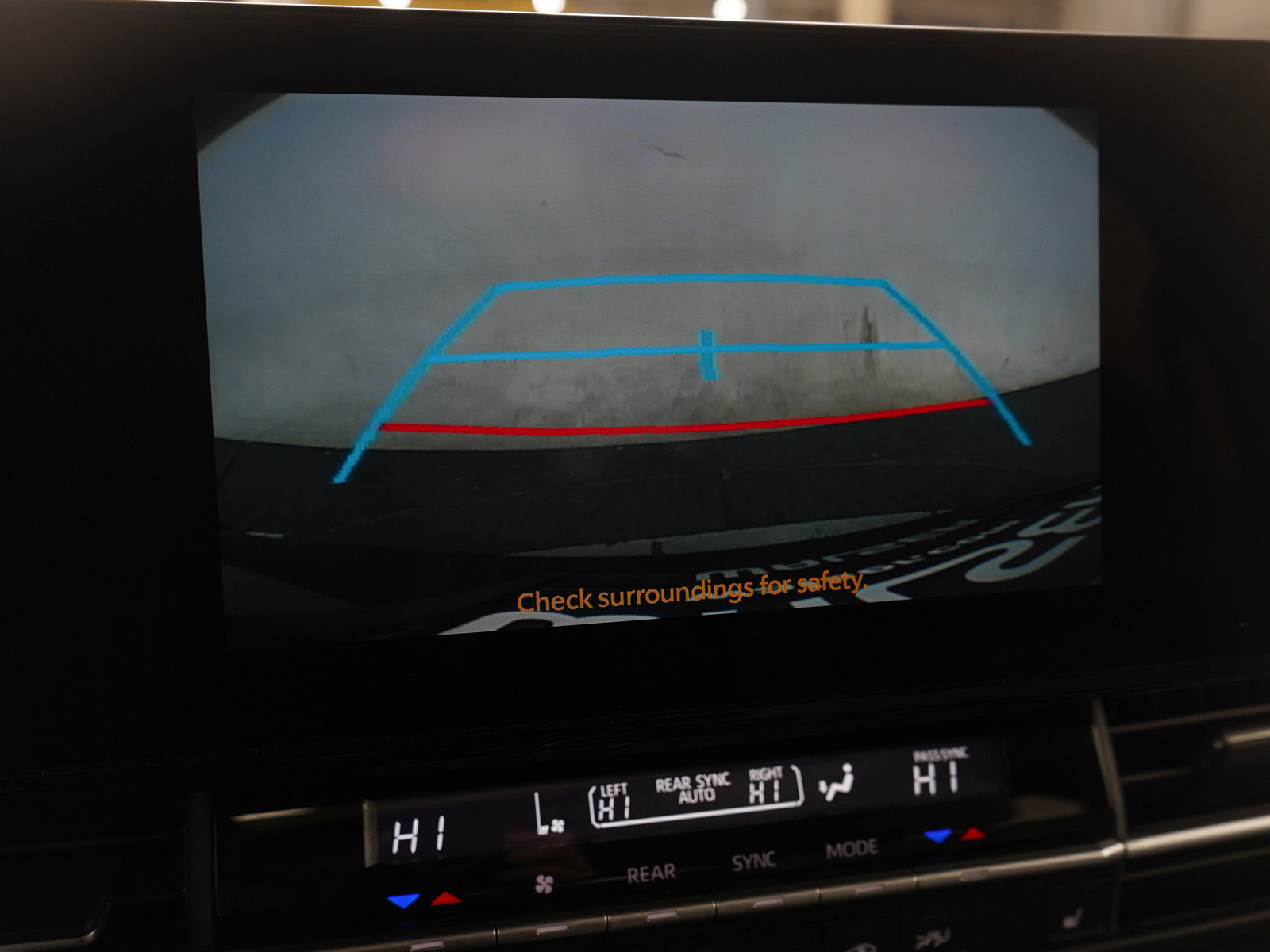 Used 2025 Toyota Sienna XLE image 29