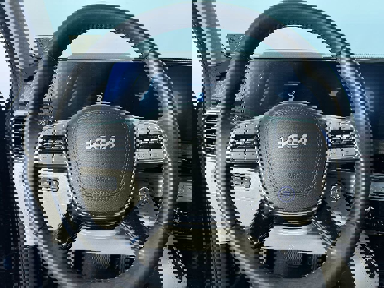 Certified 2024 Kia Telluride EX w/ EX Captain's Chair Package FWD image 14