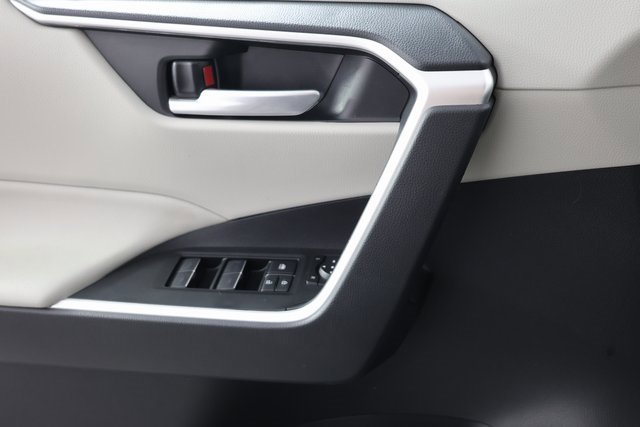 Used 2023 Toyota RAV4 XLE image 22