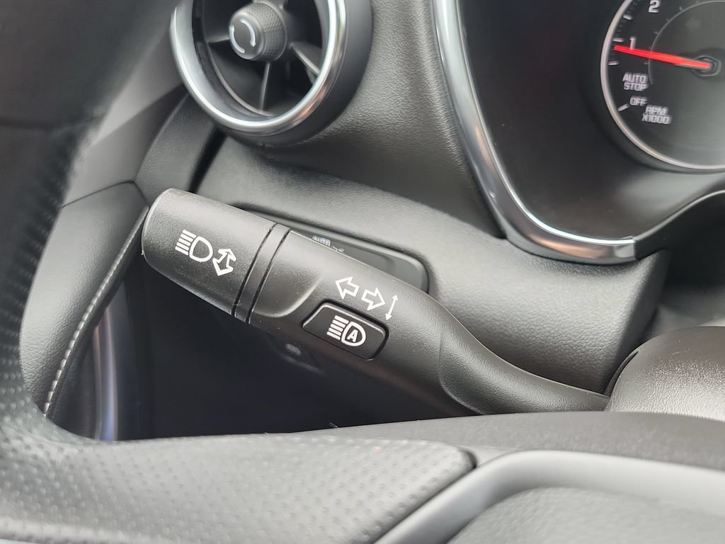 Used 2025 Chevrolet Blazer LT FWD image 30