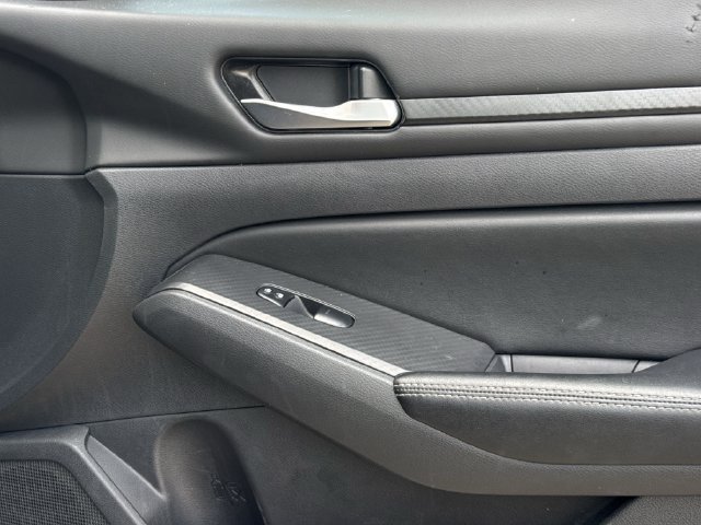 Used 2025 Nissan Altima 2.5 SV AWD/4WD image 27