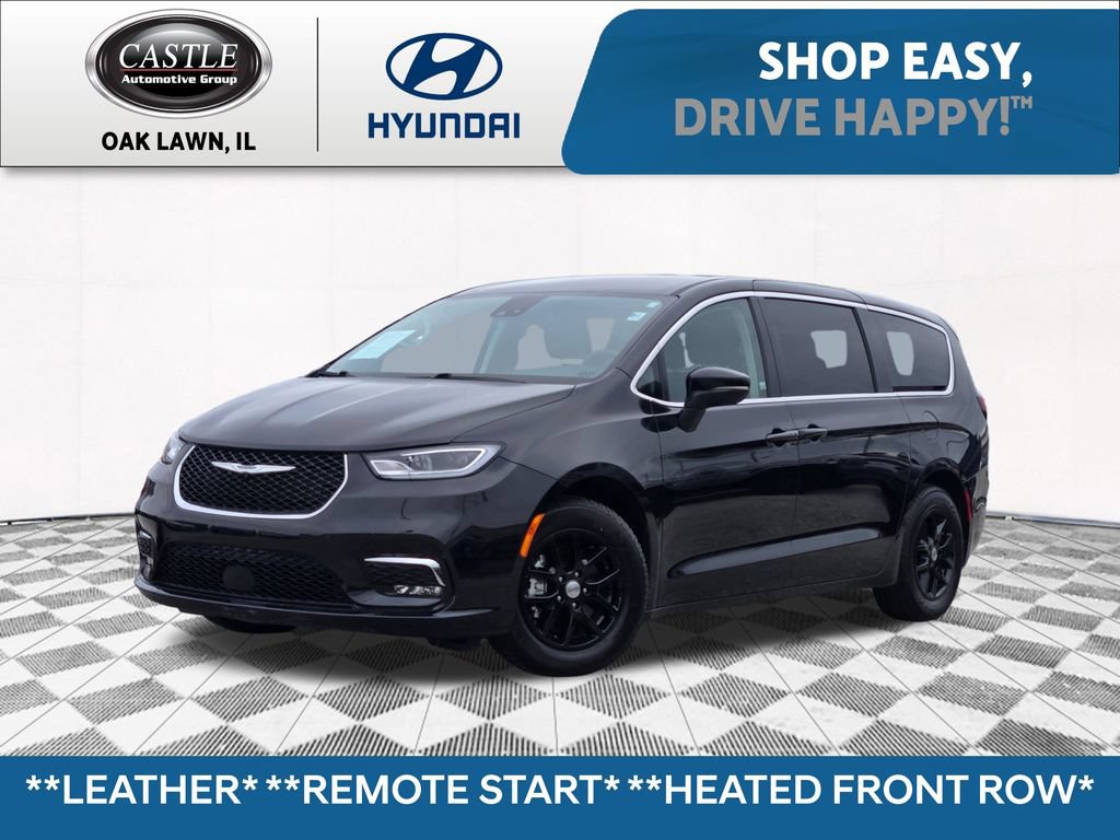 Used 2023 Chrysler Pacifica Touring-L FWD image 1
