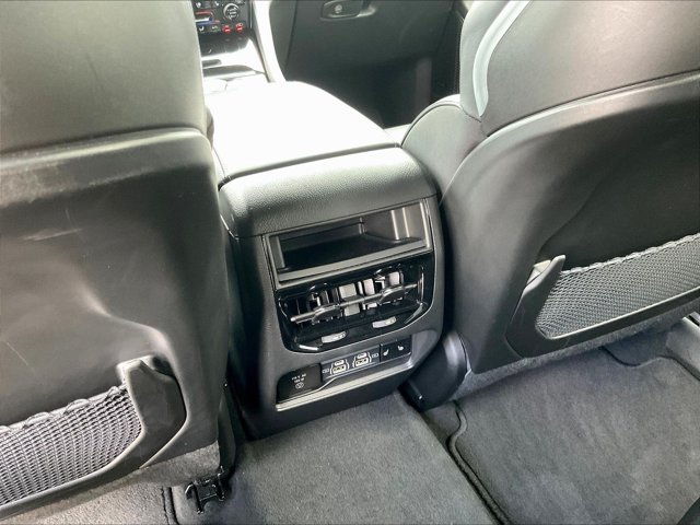 Used 2024 Jeep Grand Cherokee Overland w/ Luxury Tech Group IV AWD/4WD image 25
