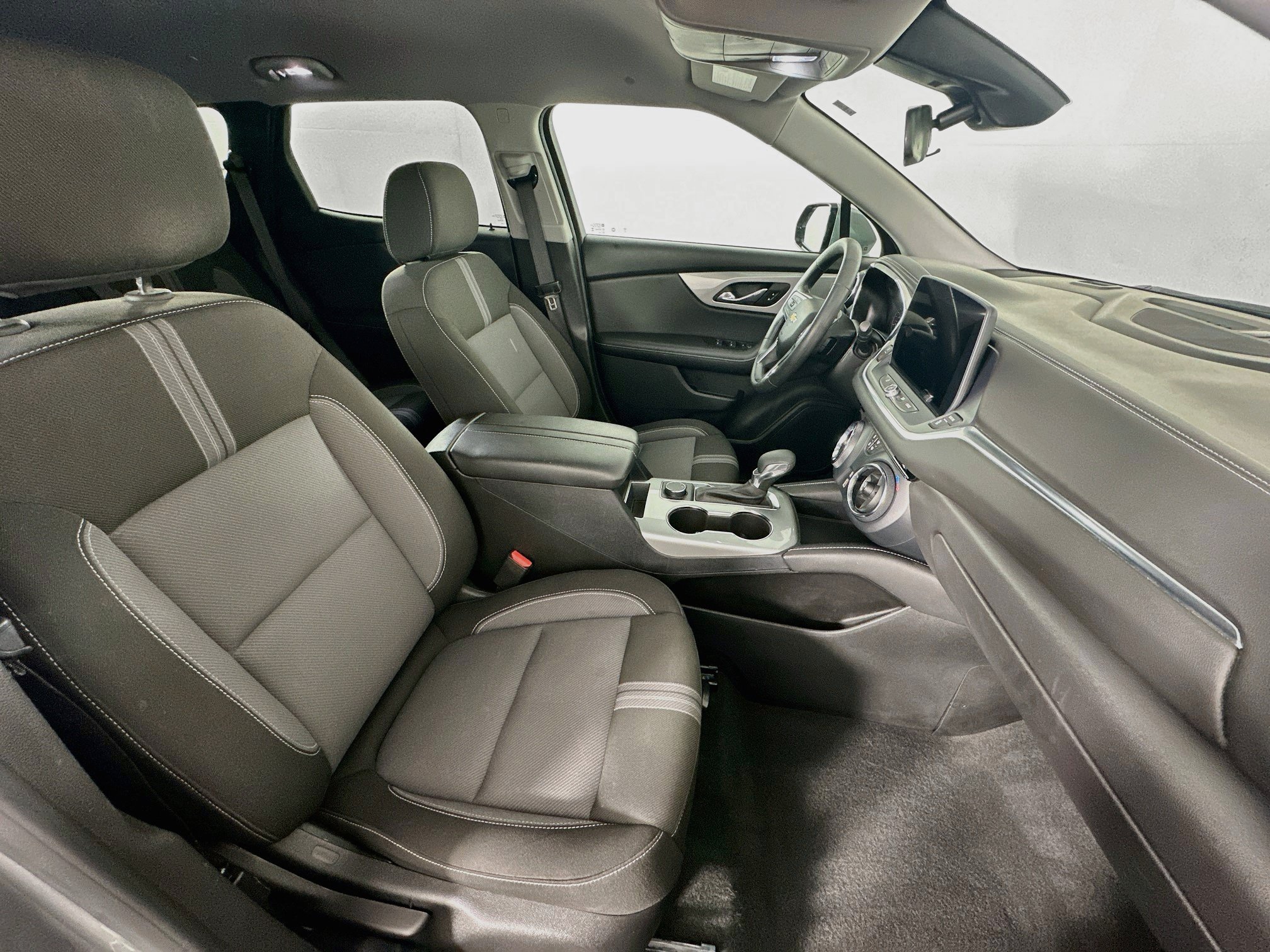 Used 2025 Chevrolet Blazer LT FWD image 30