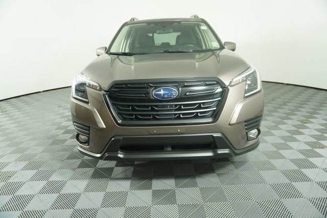 Used 2023 Subaru Forester Premium image 2