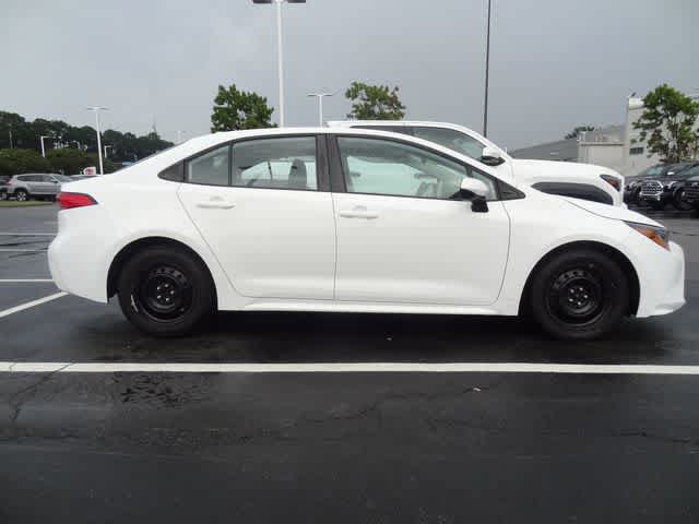 Used 2023 Toyota Corolla LE FWD image 5