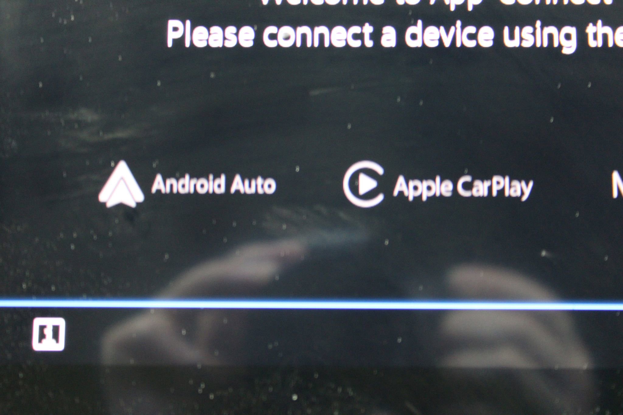 Used 2022 Volkswagen Tiguan SE R-Line image 34