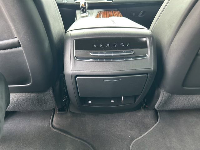 Used 2023 Cadillac Escalade Premium Luxury image 19