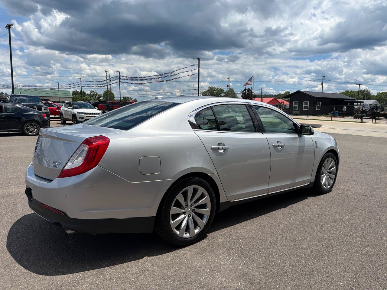 Used 2013 Lincoln MKS AWD image 4