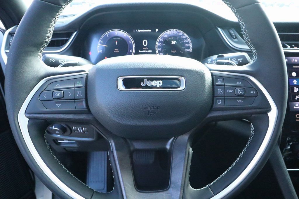 New 2025 Jeep Grand Cherokee Limited image 3