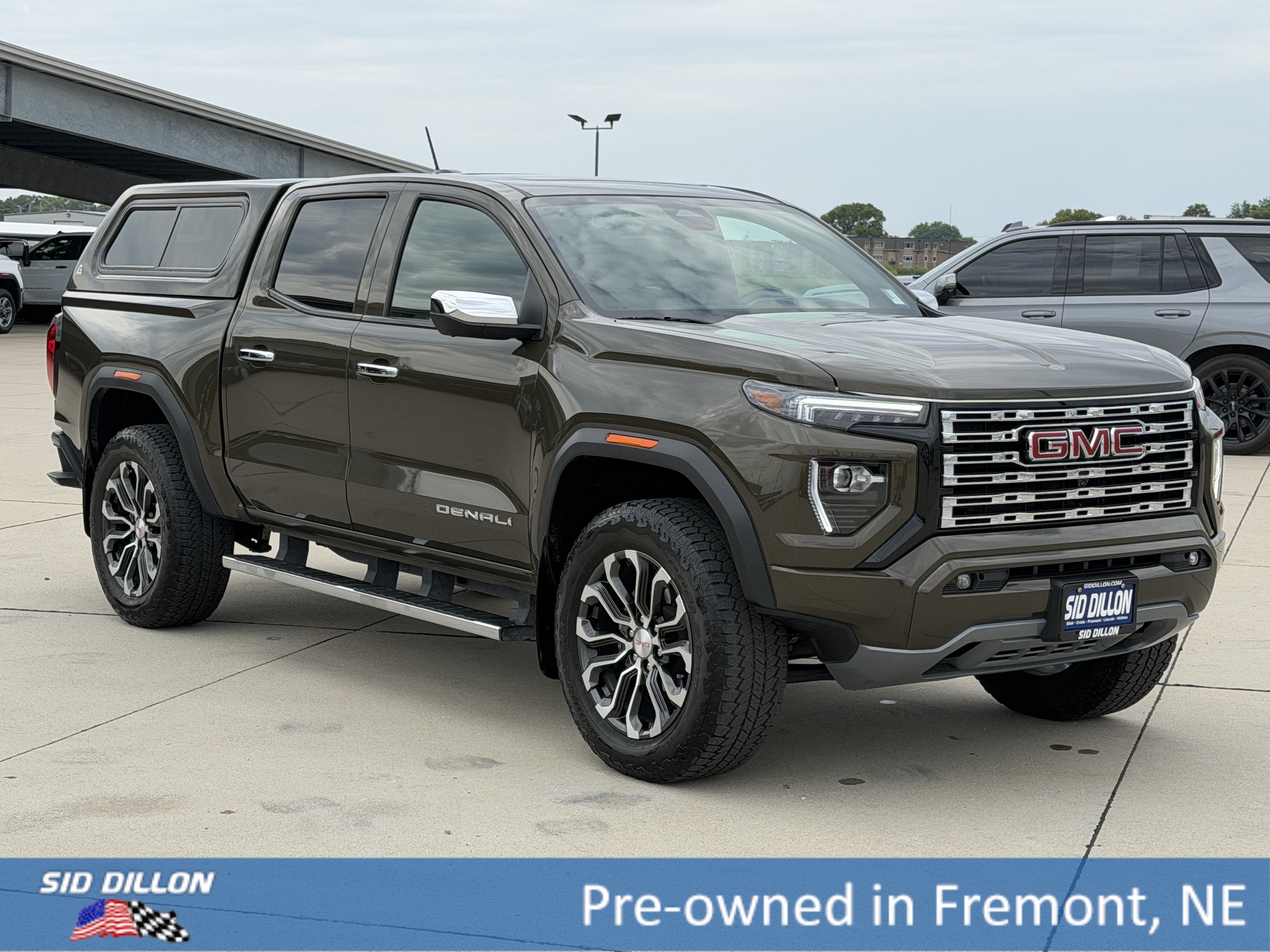 Certified 2025 GMC Canyon Denali AWD/4WD image 2