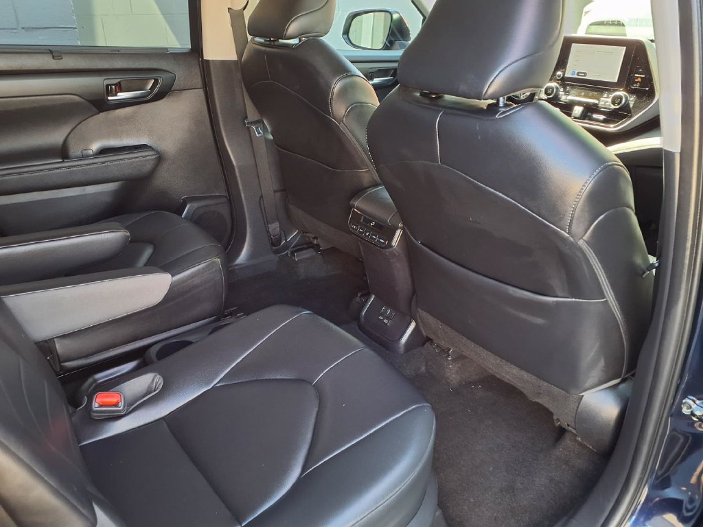 Certified 2023 Toyota Highlander XLE AWD/4WD image 34