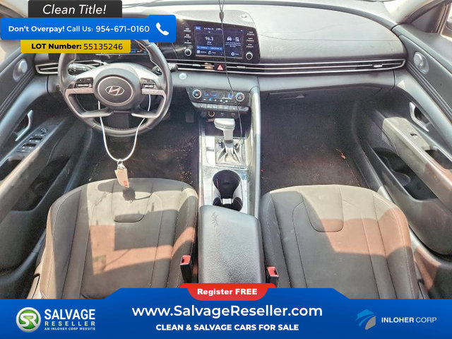 Used 2022 Hyundai Elantra SEL w/ Convenience Package FWD image 11