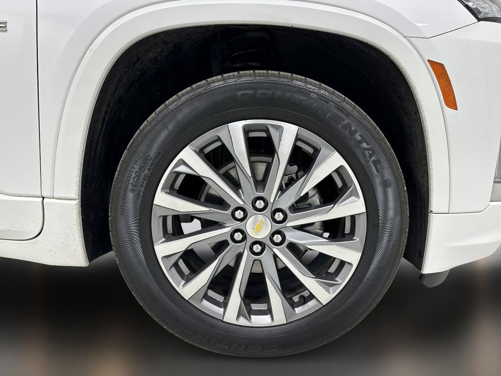 Used 2023 Chevrolet Traverse Premier FWD image 10