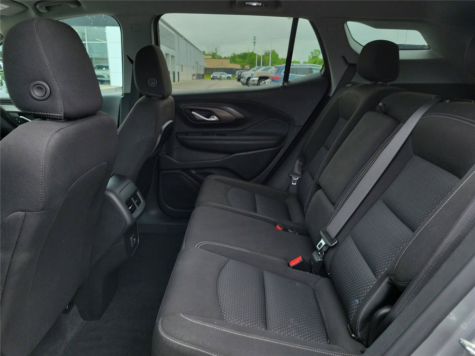 Used 2023 GMC Terrain SLE w/ Driver Convenience Package FWD image 13