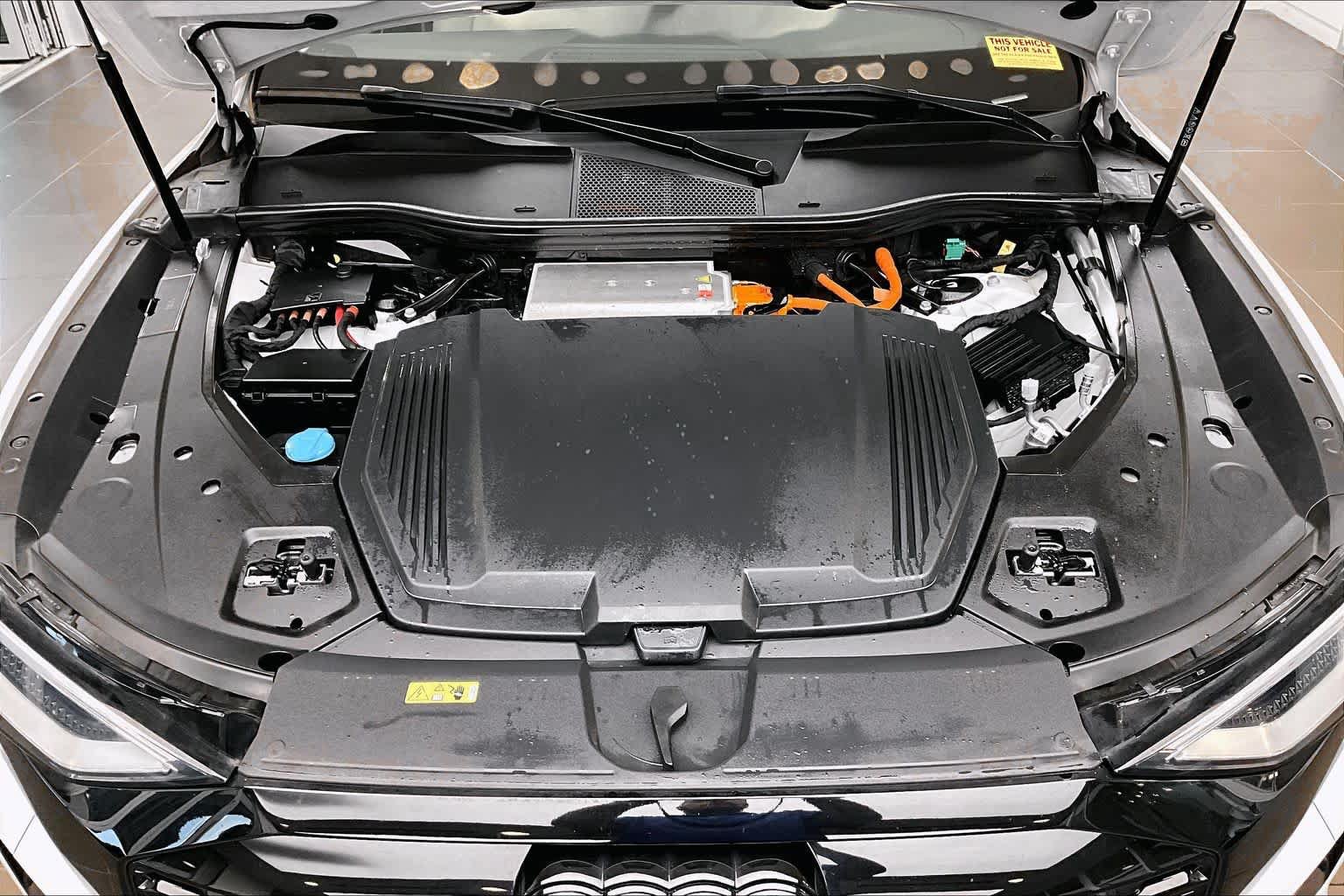 Used 2024 Audi Q8 e-tron Premium AWD/4WD image 28