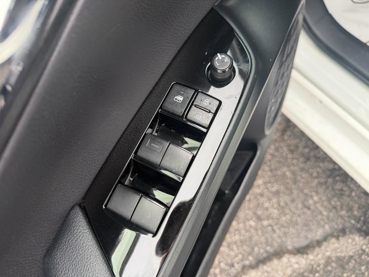 Used 2021 Toyota Prius LE FWD image 15