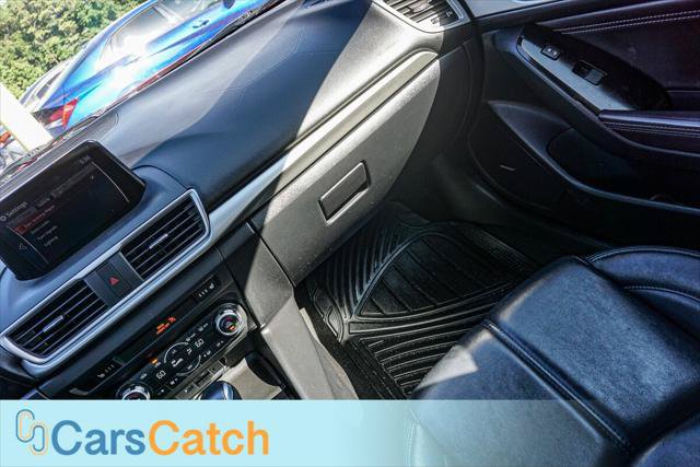 Used 2018 MAZDA MAZDA3 Touring FWD image 25
