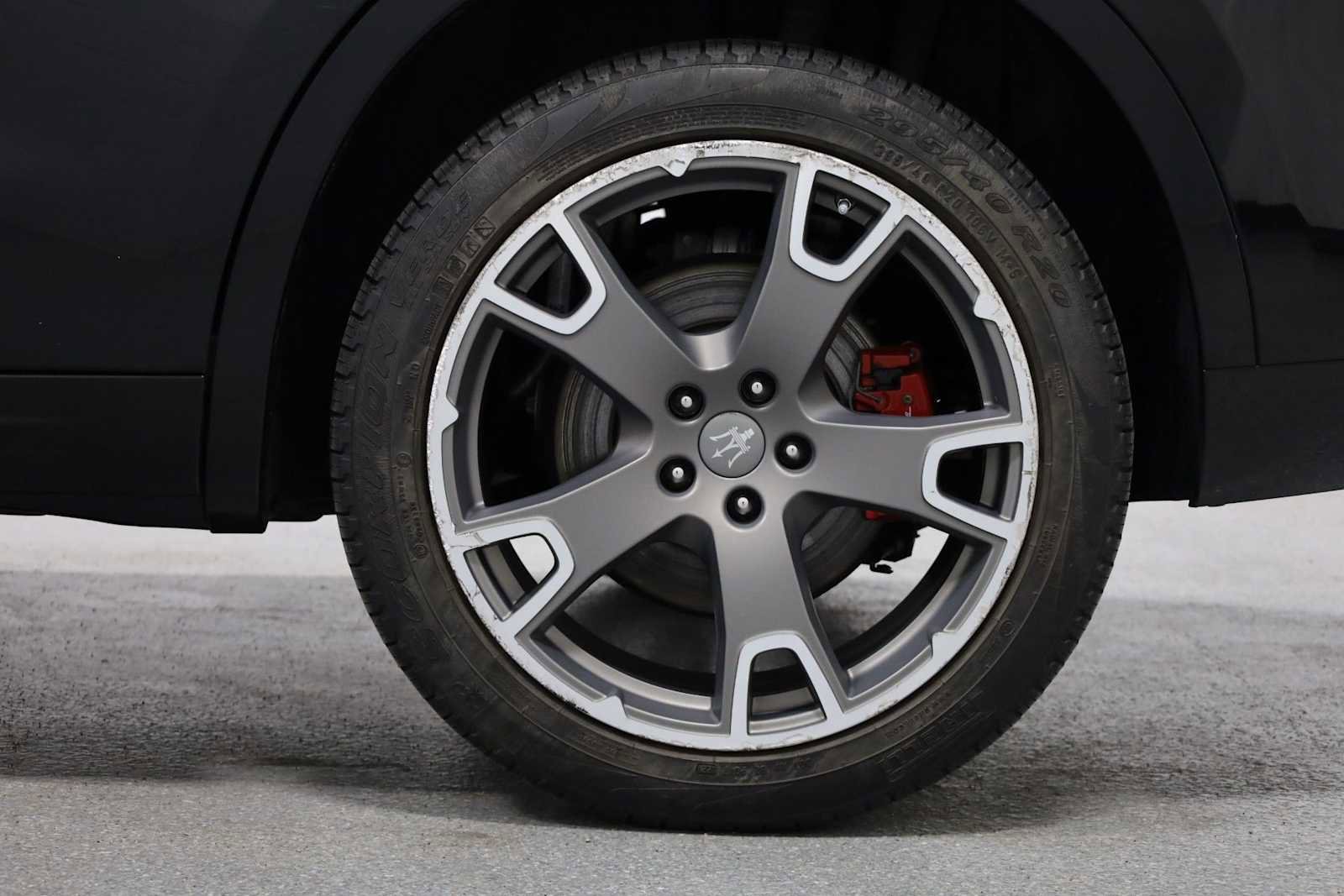 Used 2017 Maserati Levante S image 39