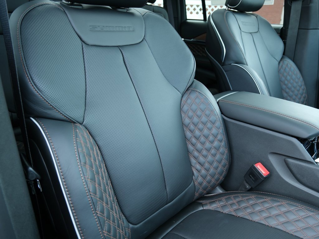 New 2025 Jeep Grand Cherokee Summit image 35