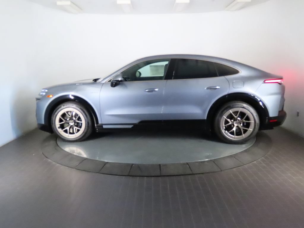 New 2026 Porsche Cayenne Turbo AWD/4WD image 2