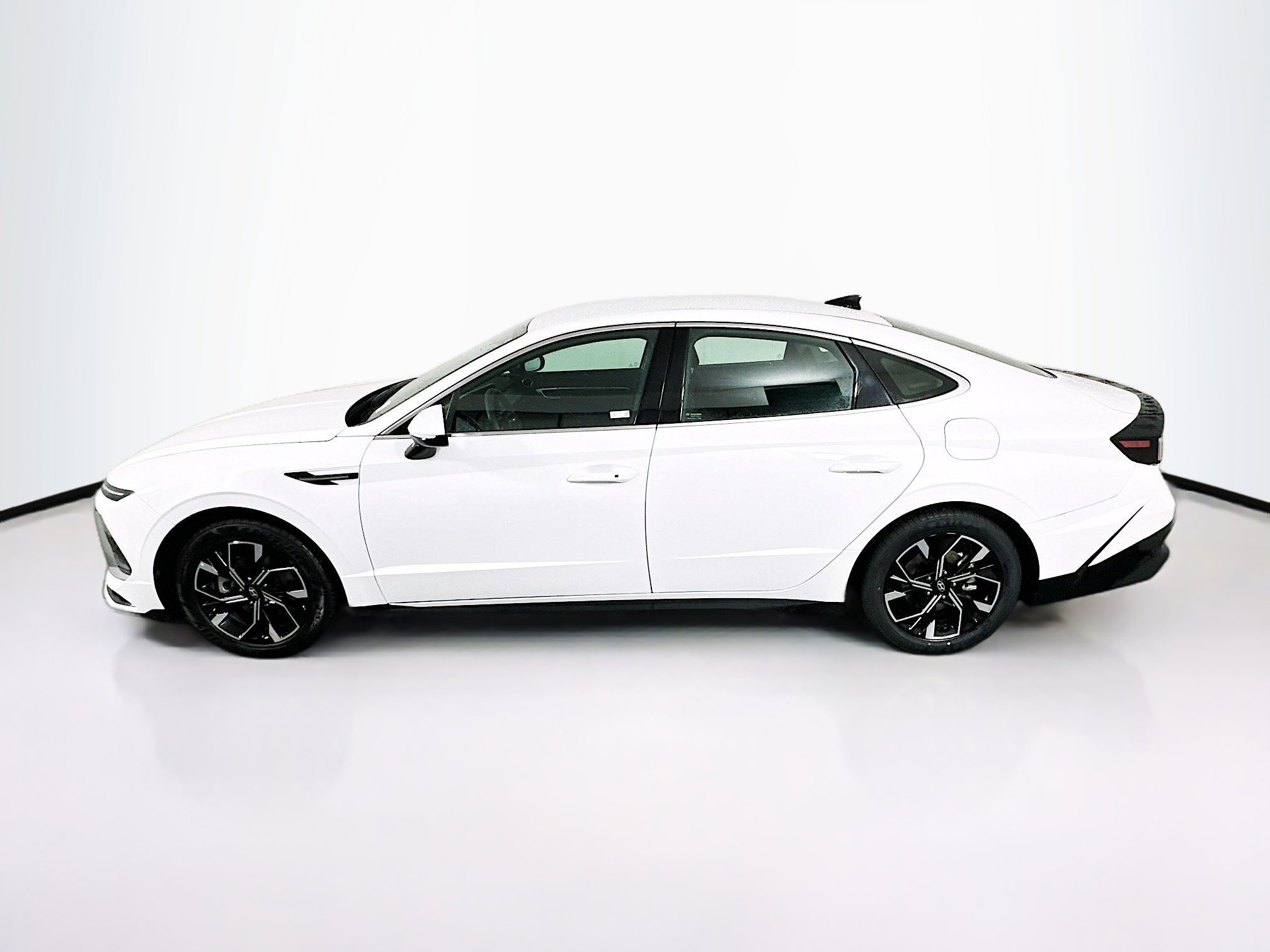 Used 2024 Hyundai Sonata SEL FWD image 4