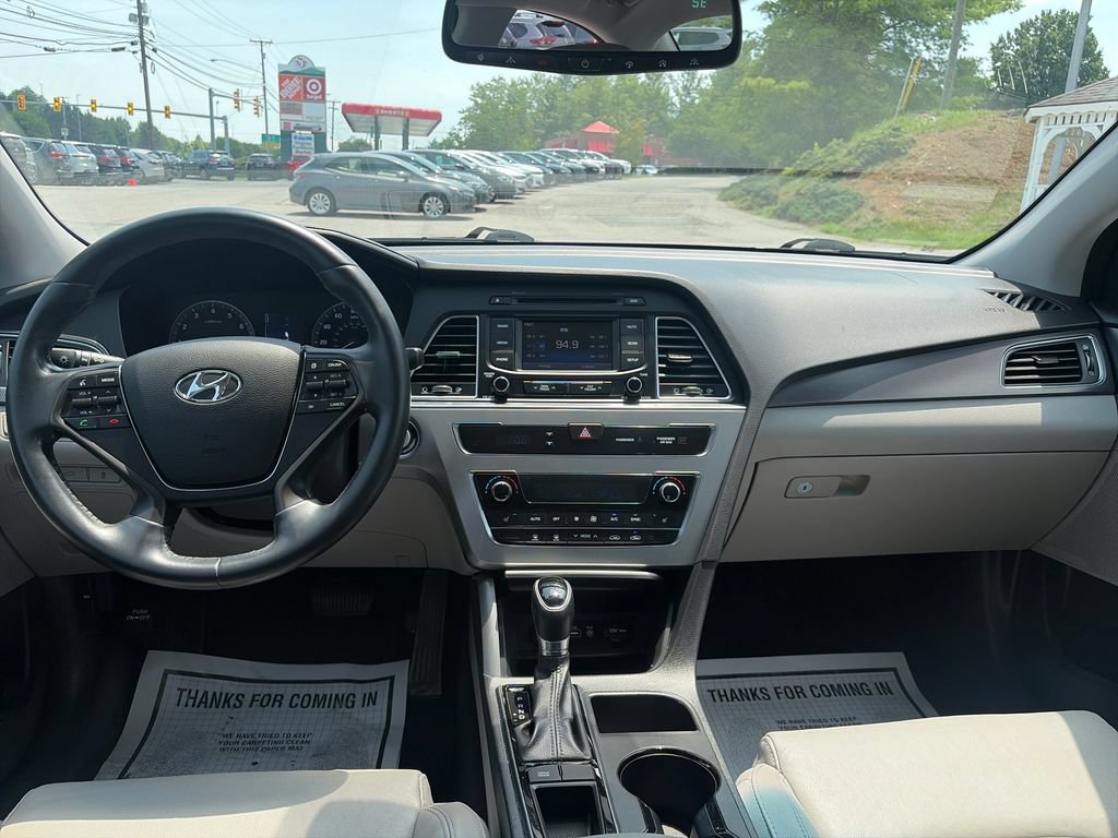 Used 2015 Hyundai Sonata Sport w/ Option Group 03 FWD image 13