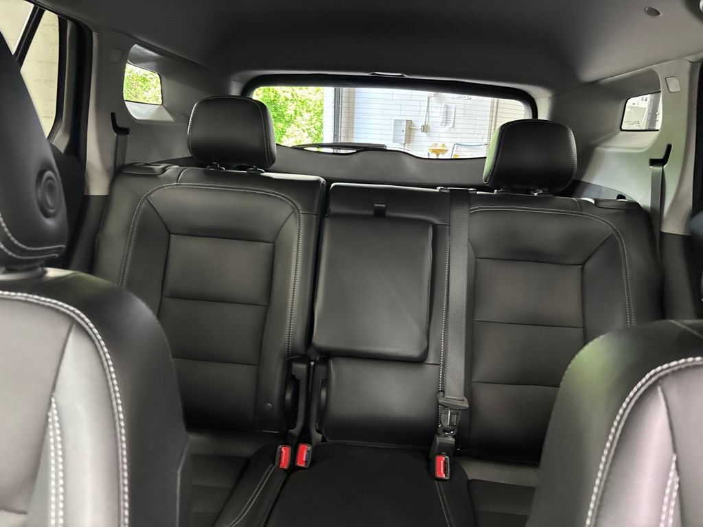 Used 2023 GMC Terrain SLT AWD/4WD image 30