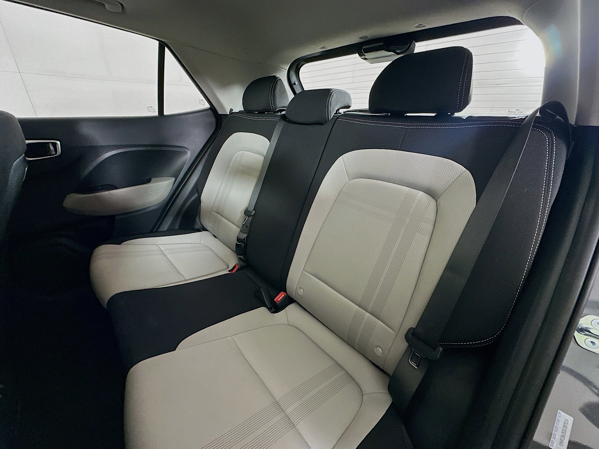 Used 2025 Hyundai Venue SEL FWD image 27