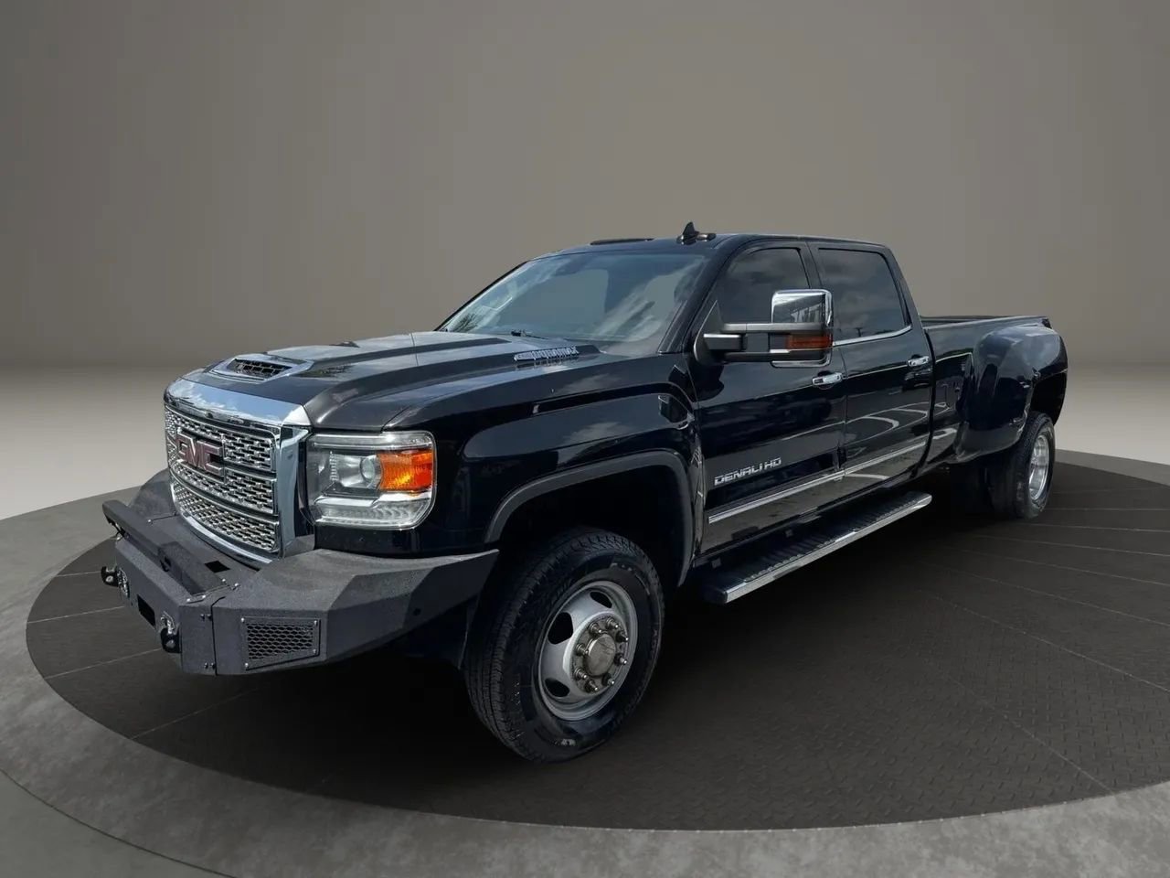 Used 2018 GMC Sierra 3500 Denali w/ Duramax Plus Package AWD/4WD image 3