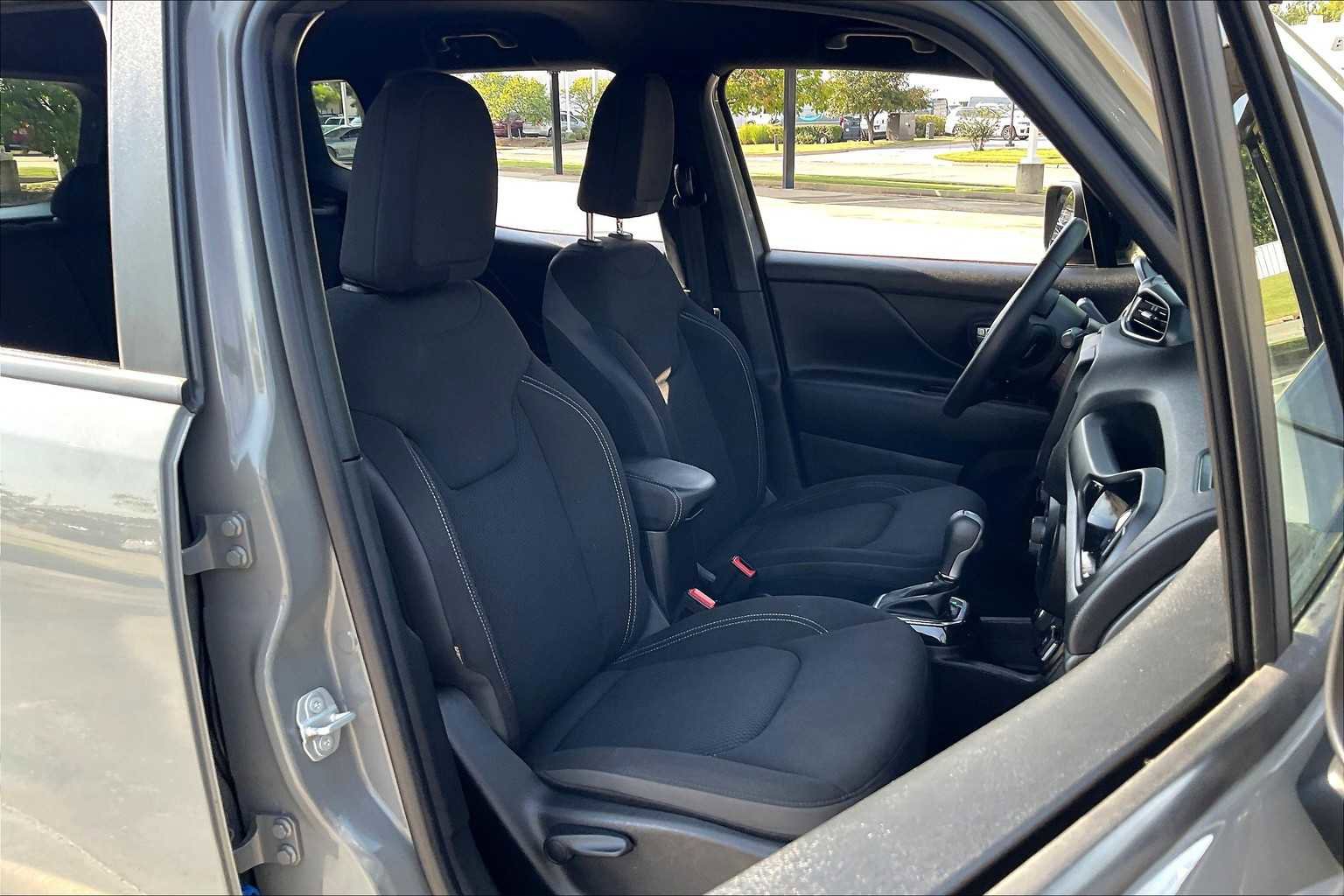 Certified 2022 Jeep Renegade Altitude image 8