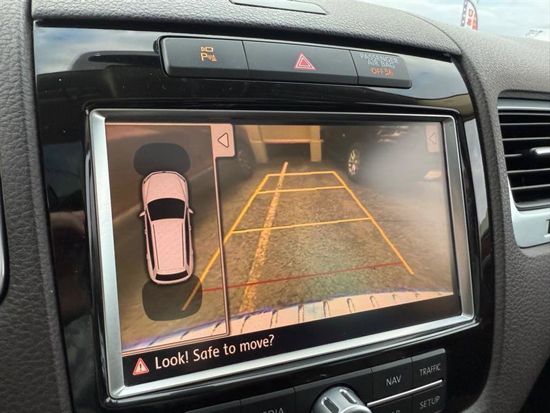 Used 2011 Volkswagen Touareg Executive image 20