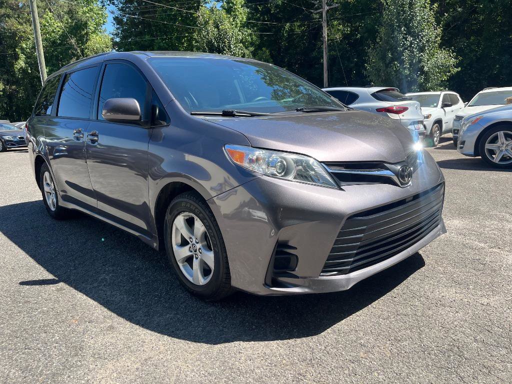 Used 2019 Toyota Sienna LE FWD image 10