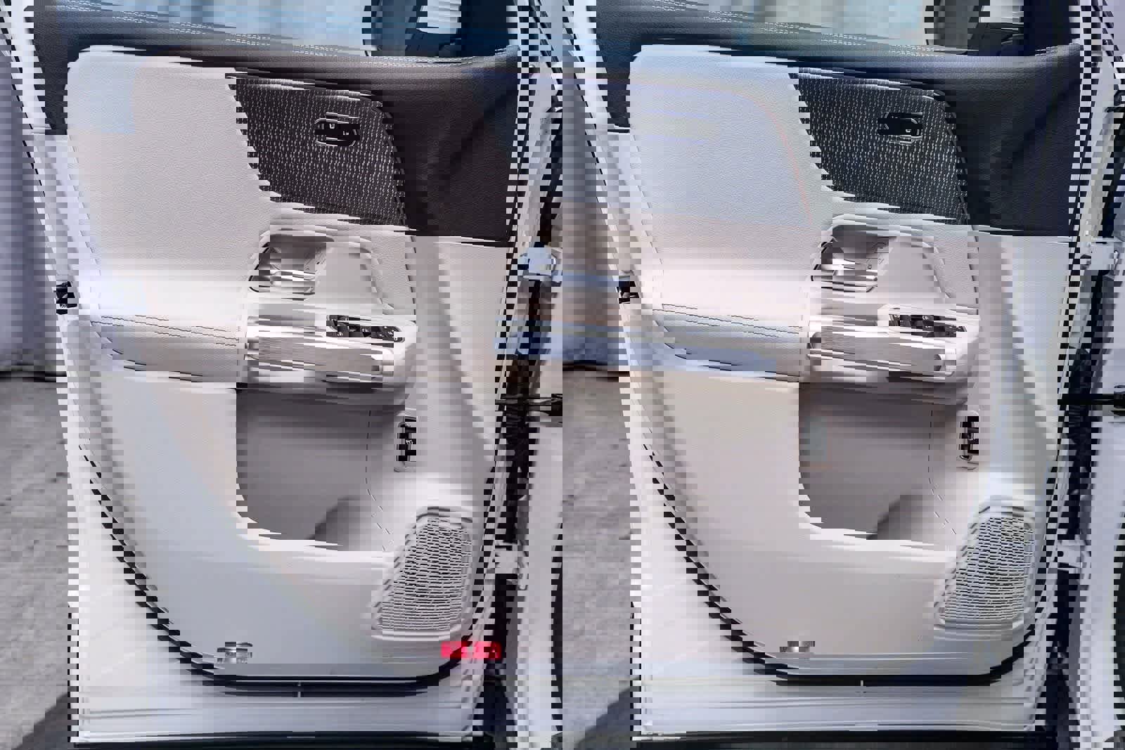 Certified 2022 Mercedes-Benz EQB 300 4MATIC image 23