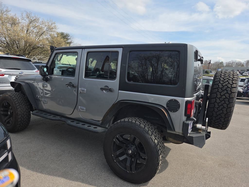 Used 2016 Jeep Wrangler Unlimited Sahara w/ Connectivity Group image 5