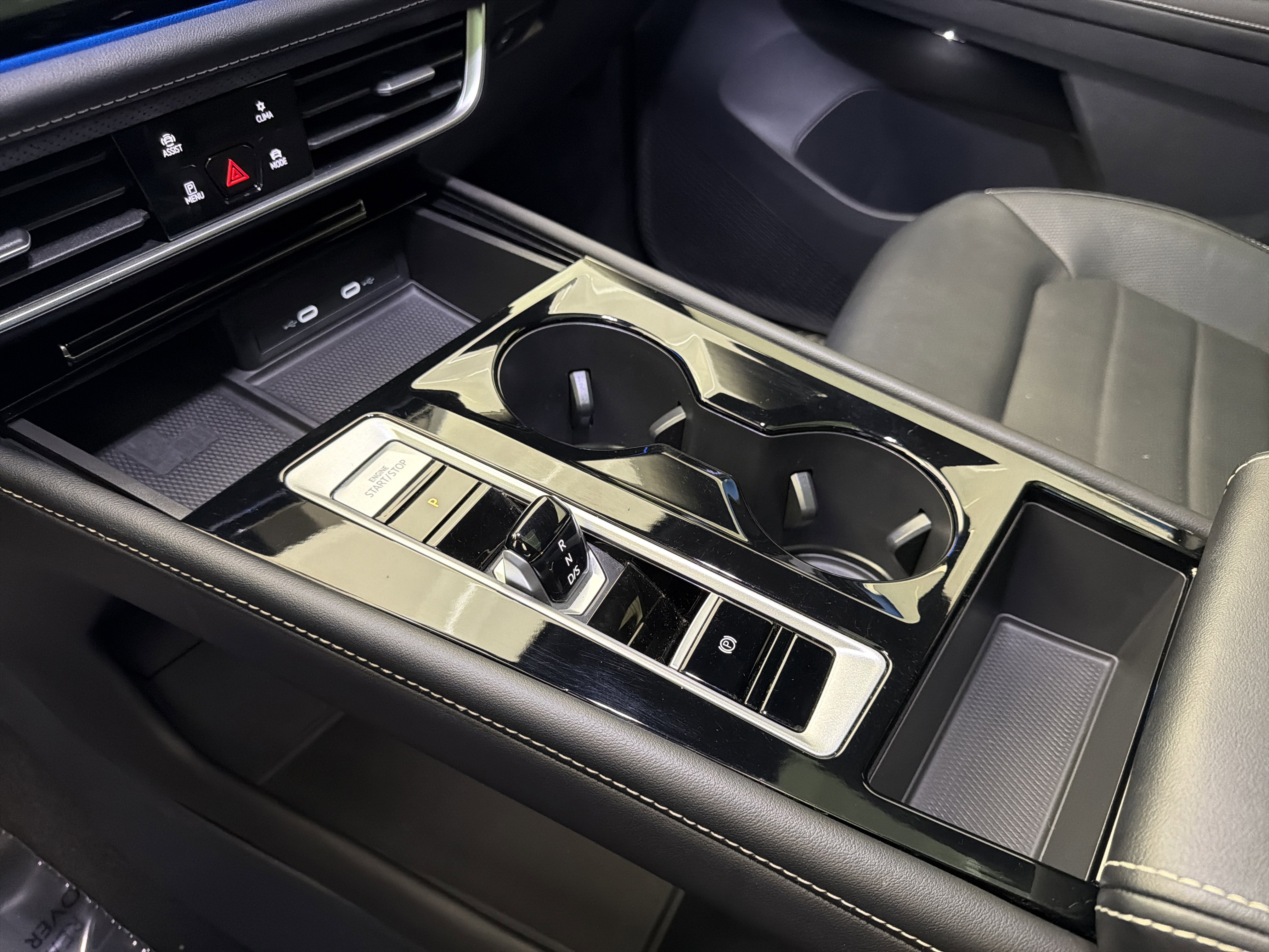 Used 2024 Volkswagen Atlas SEL image 23