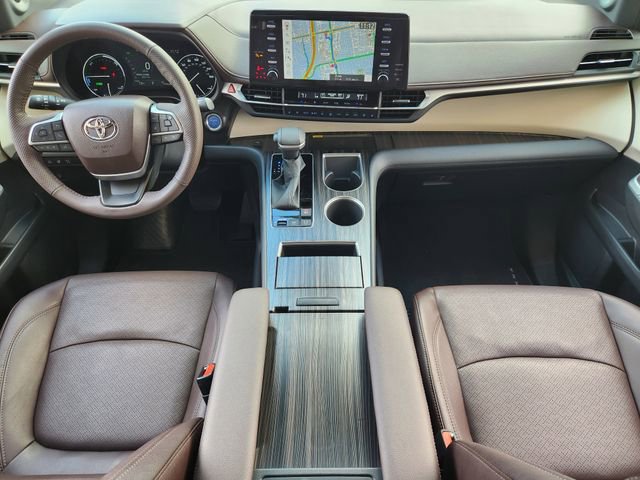 Used 2023 Toyota Sienna Platinum AWD/4WD image 26