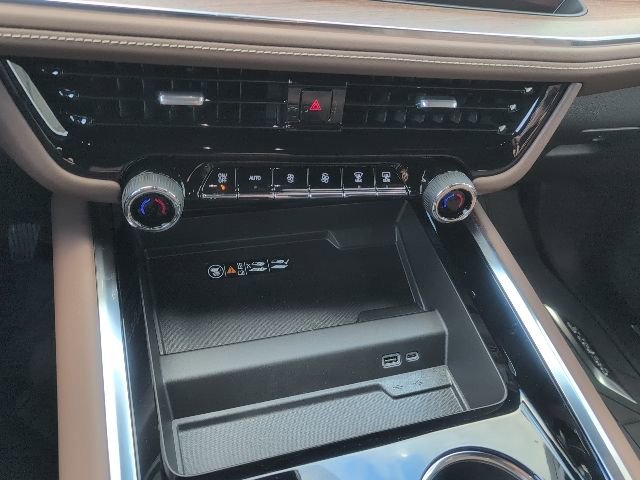 New 2026 Chevrolet Suburban High Country image 32