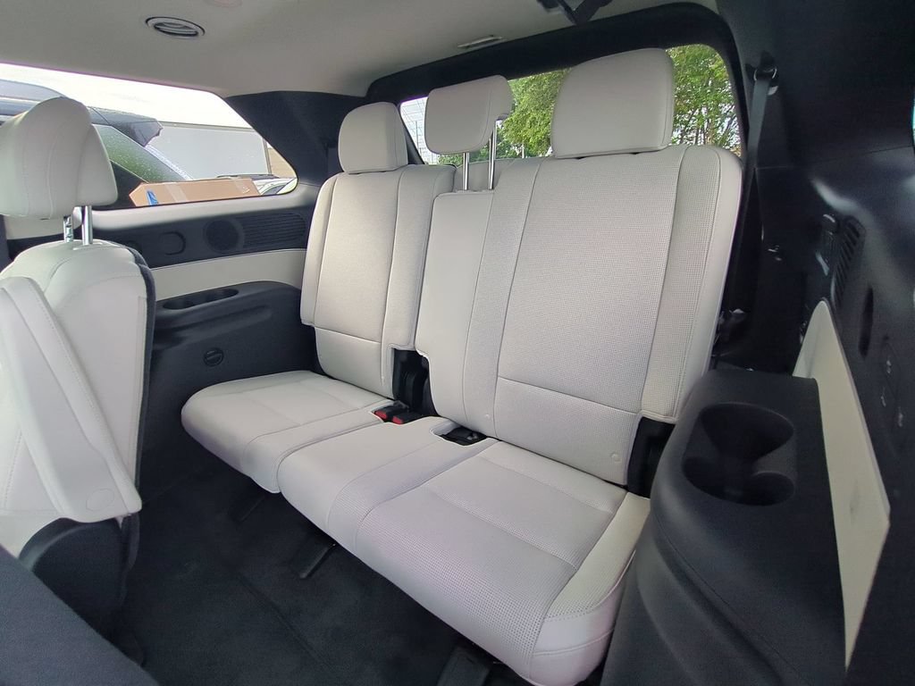 New 2027 Hyundai Palisade Calligraphy FWD image 16