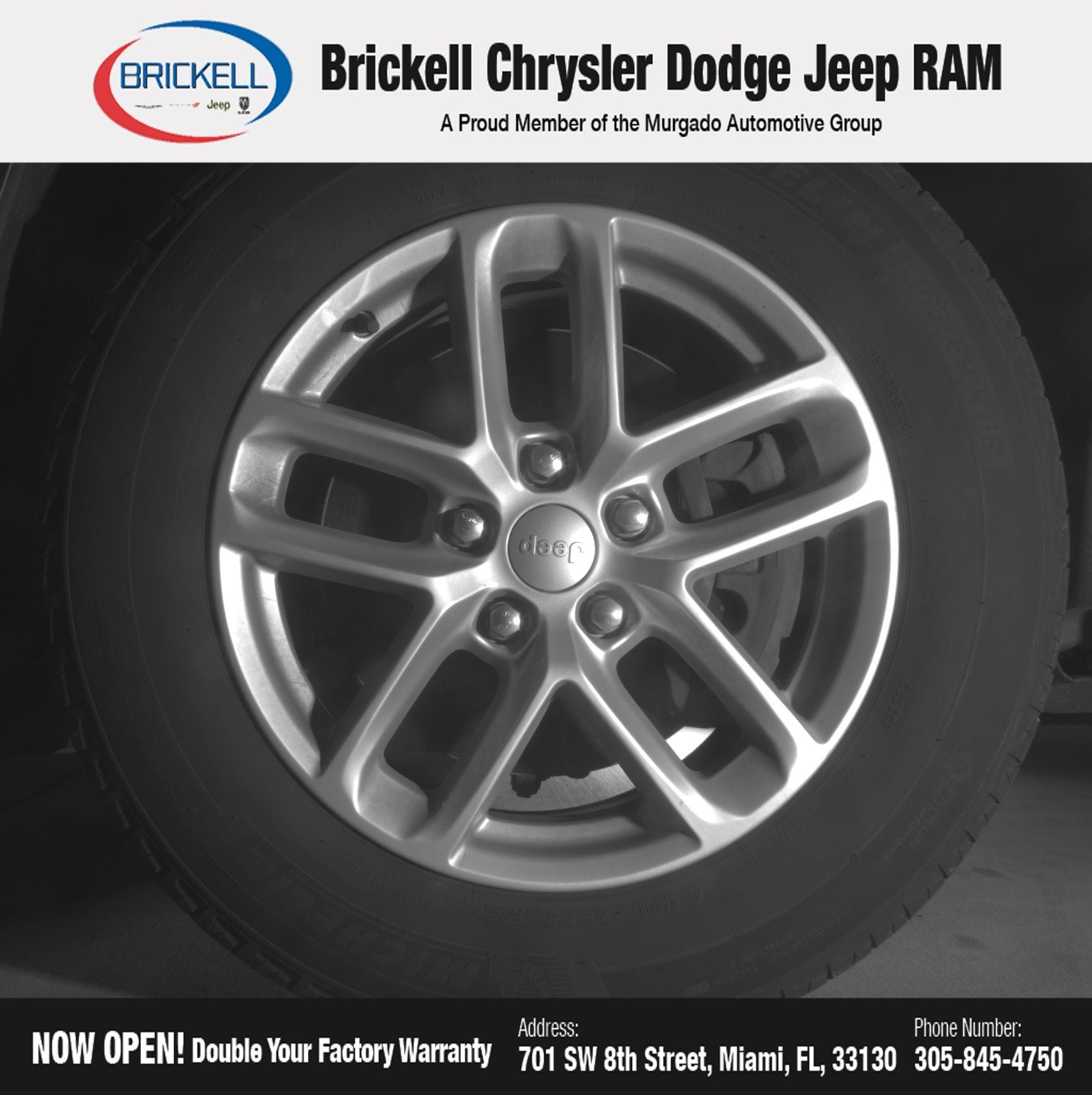 Used 2023 Jeep Grand Cherokee L Laredo RWD image 9