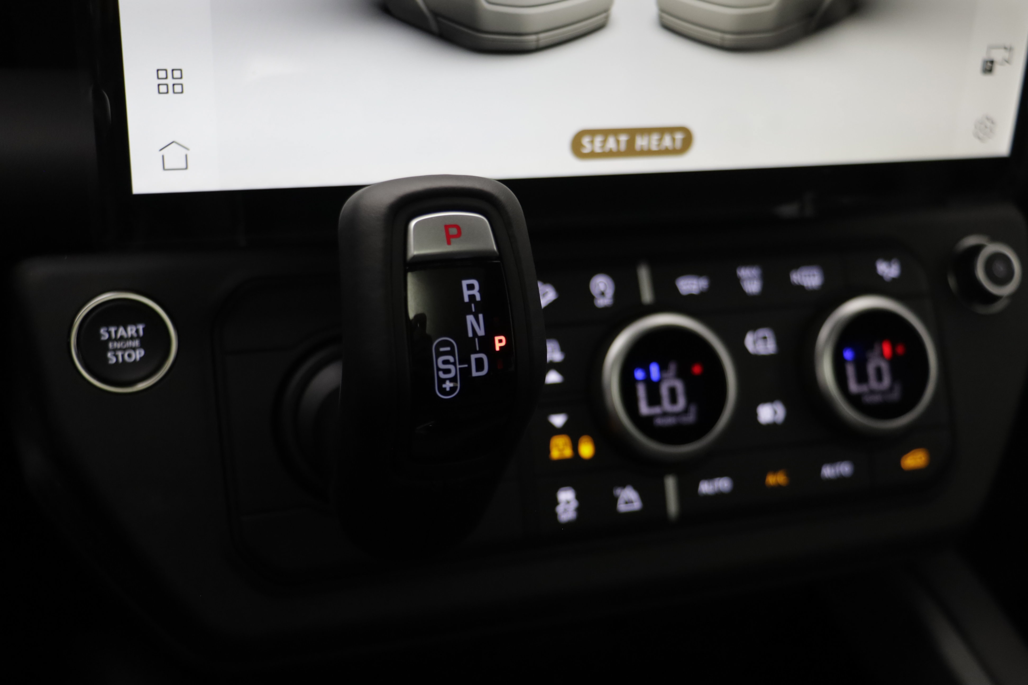 New 2026 Land Rover Defender 110 X-Dynamic SE AWD/4WD image 14