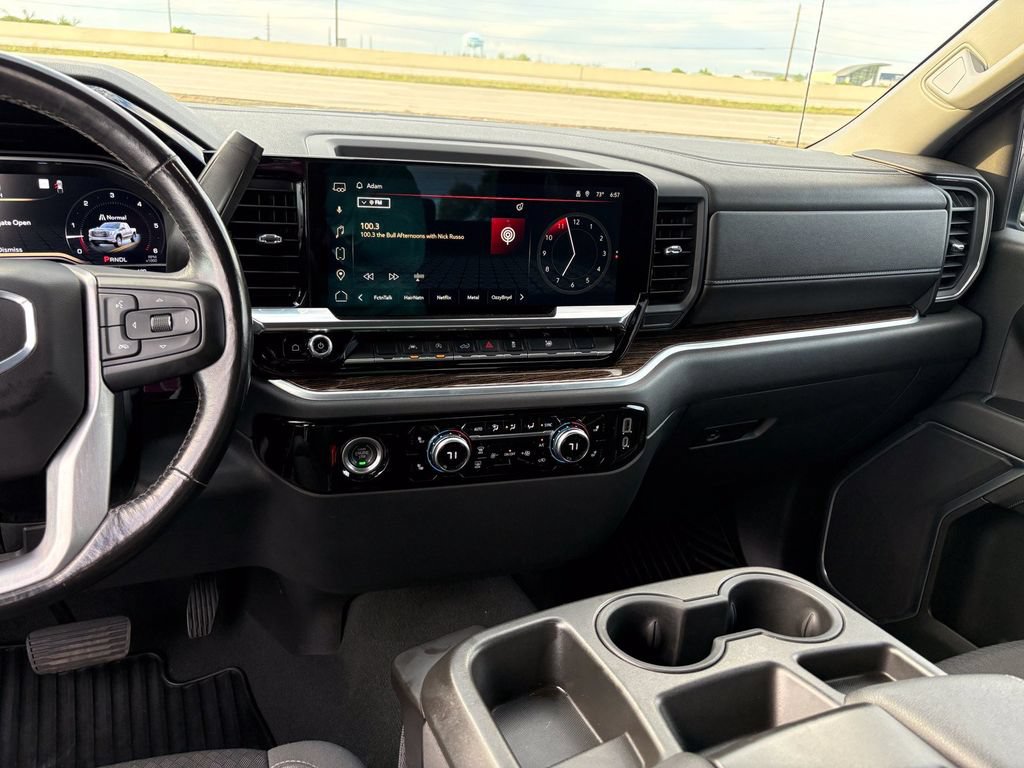 Used 2022 GMC Sierra 1500 Elevation RWD image 16