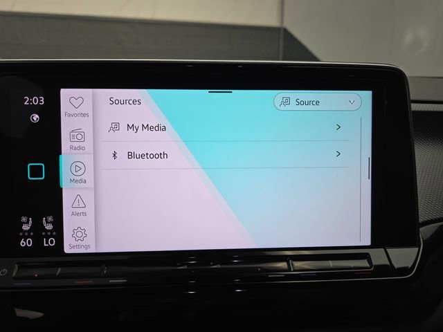 Used 2024 Volkswagen Atlas Cross Sport SEL R-Line AWD/4WD image 30