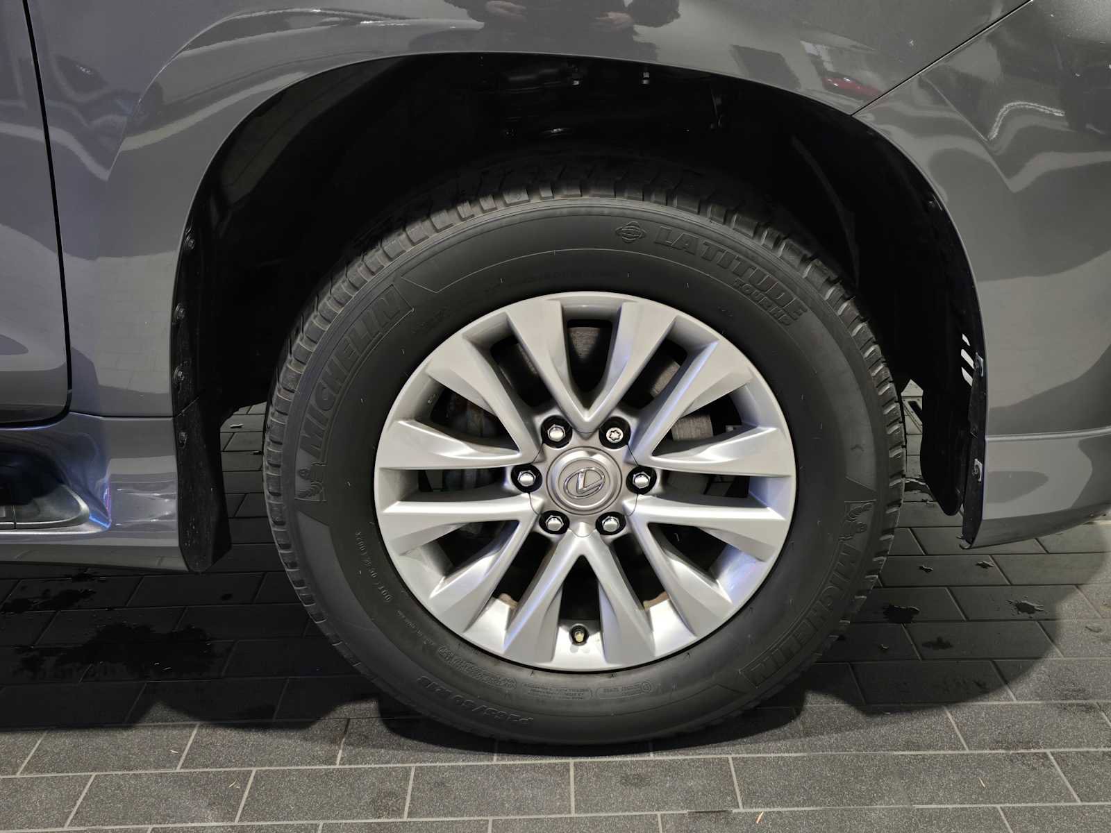 Used 2023 Lexus GX 460 Premium w/ Premium Plus Package image 11